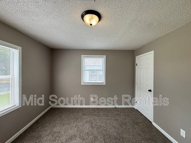 Building Photo - 1121 Vestal St