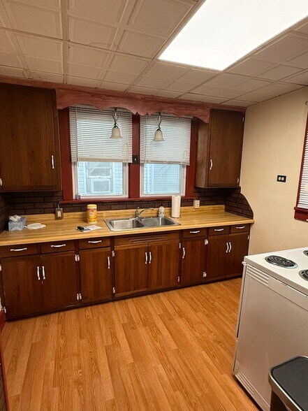 Building Photo - 918 Leland Ave