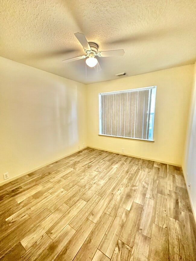 Building Photo - 18214 Wren Dale Ln