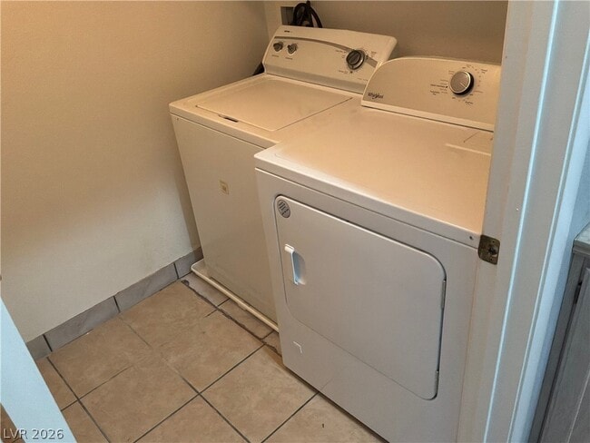 Building Photo - 1310 Silver Sierra St