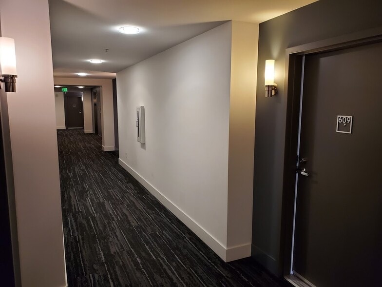 Front Hallway - 2911 2nd Ave