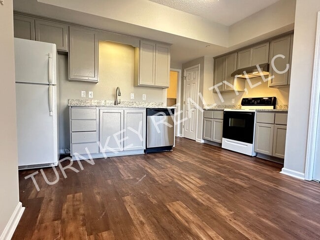 Building Photo - Townhome for rent in Alabaster