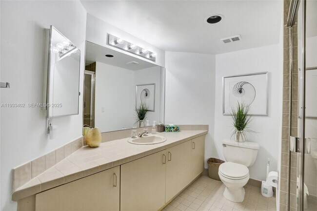 Building Photo - 1000 E Island Blvd