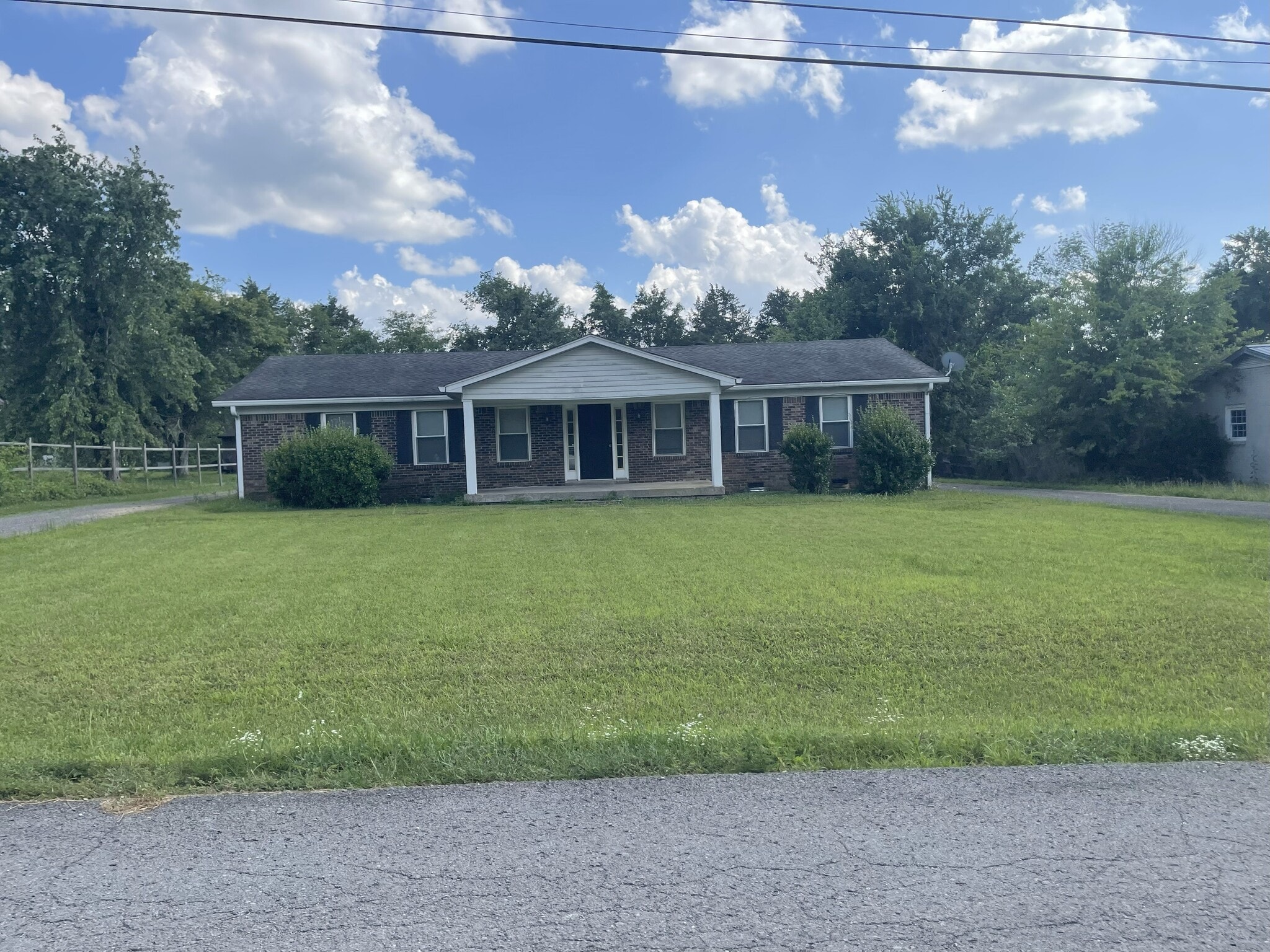 Building Photo - 106A Fisher Dr