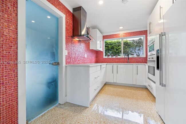 Building Photo - 2121 Red 0