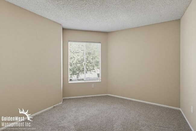 Building Photo - Lovely 3Bdm 2Ba Town-home in Rancho Peñasquitos!