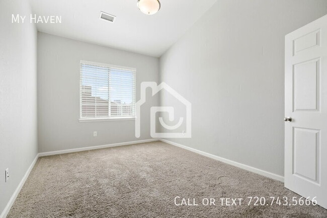 Building Photo - 15700 E Jamison Dr