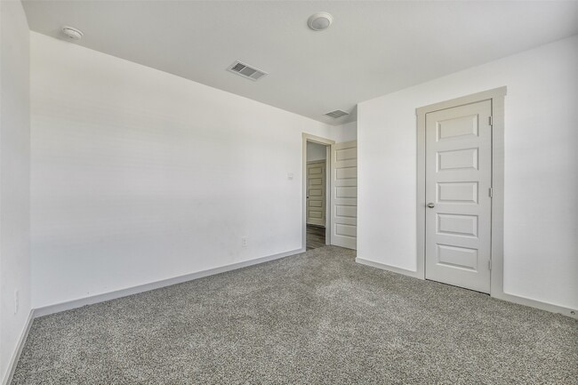 Building Photo - 1004 Great Barracuda Ln