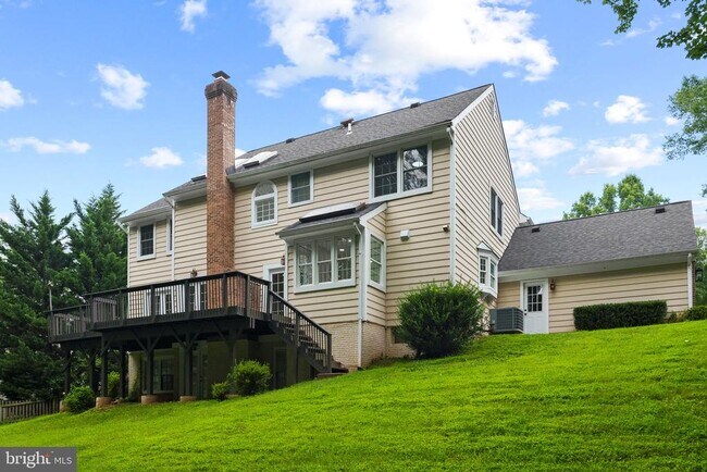 Building Photo - 6609 Heidi Ct