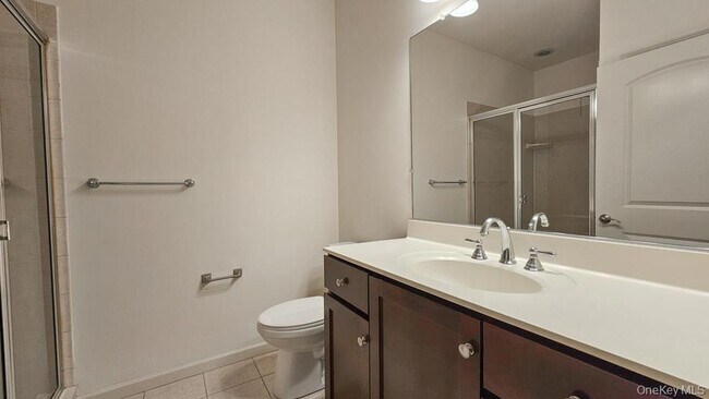 Building Photo - 305 Canter Ct