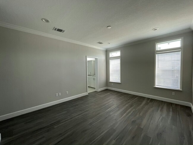 Building Photo - 3575 Vine Trl