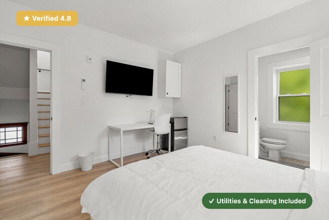 Building Photo - RoostUp Furnished Private Bedroom with Private Ensuite Bath in East Somerville!