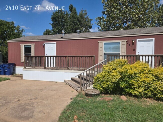 Building Photo - 2410 E 7th Ave