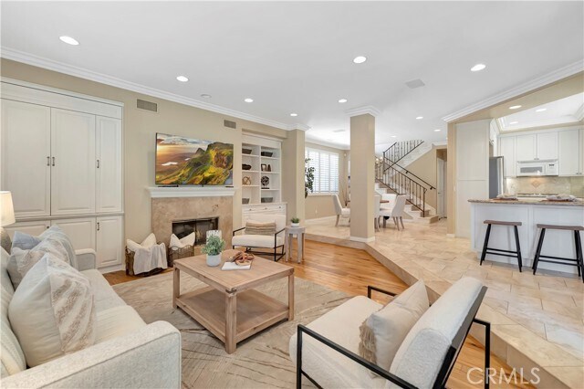 Building Photo - 509 W Balboa Blvd