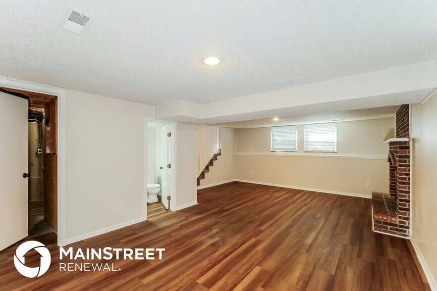 Building Photo - 513 NE Grant Dr