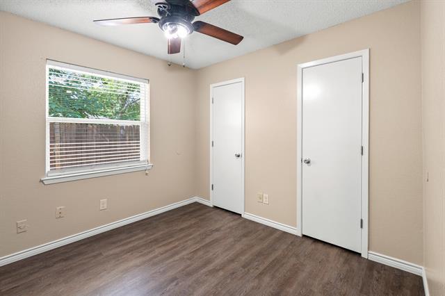 Building Photo - 721 Oakwood Ln