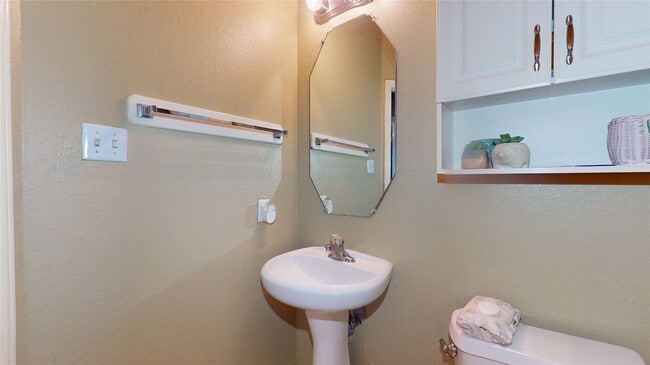 Building Photo - 21499 Pleasant Forest Dr