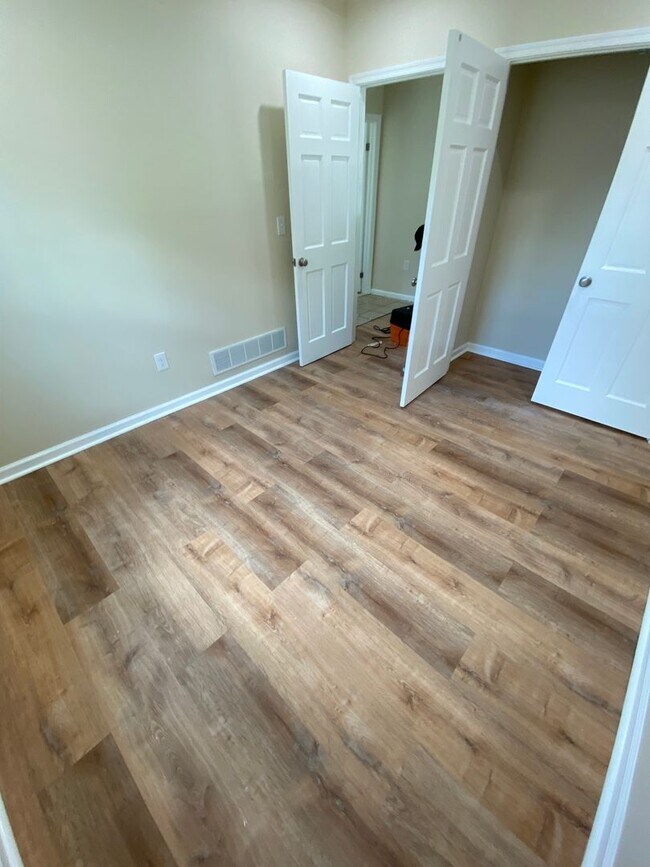 Building Photo - 1175 Willow St