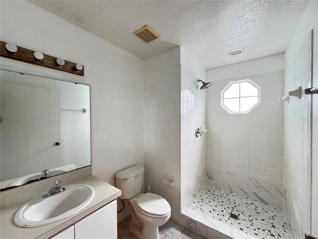 Building Photo - 8710 Rain Forest Pl