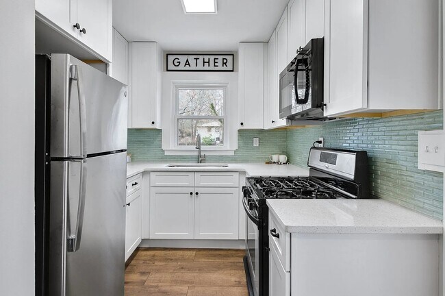 Building Photo - 488 Park Valley Dr NW