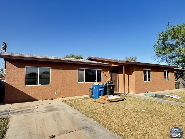 Building Photo - 357 W Magnolia St