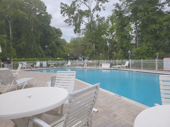 Building Photo - 12514 Hollybrook Ln