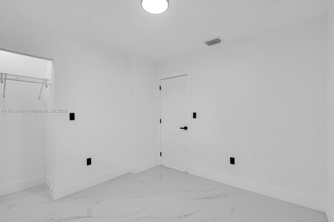 Building Photo - 1041 NW 199th St