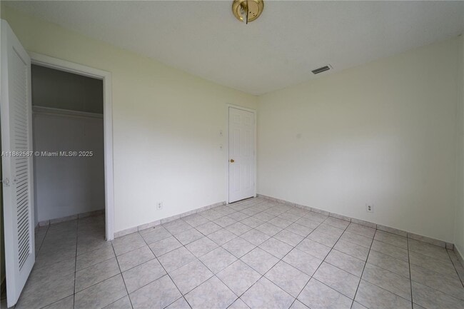 Building Photo - 2702 NW 51st Pl