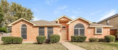 Building Photo - 2310 Summit Dr