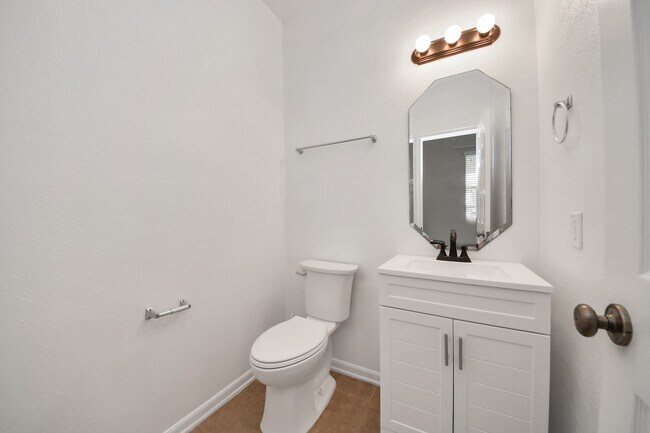 Building Photo - 7447 Oakwood Canyon Dr