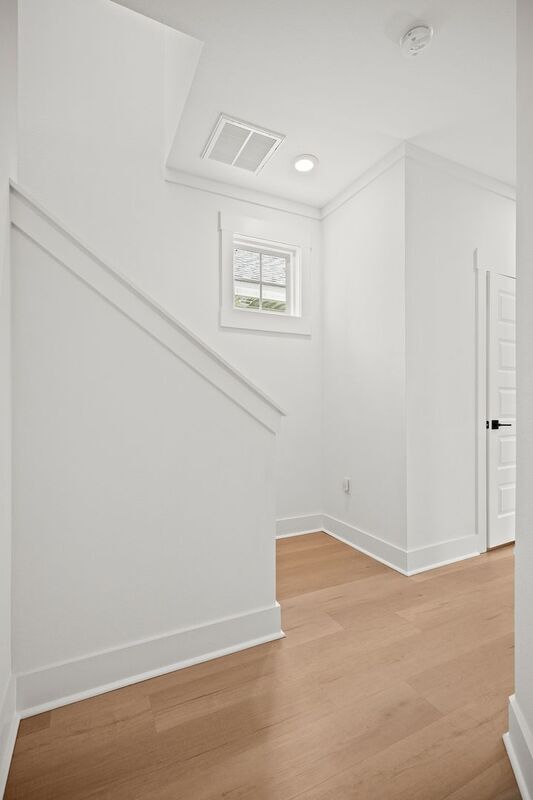 Building Photo - 440 S F St