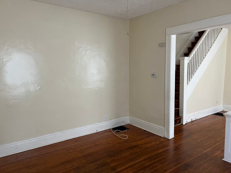 Building Photo - 95 Morton St