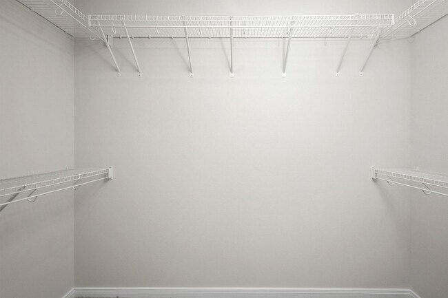 Building Photo - 10389 Sweetwater Creek Dr