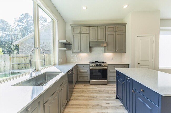 Building Photo - 2123 Rosewood Pnes Ln