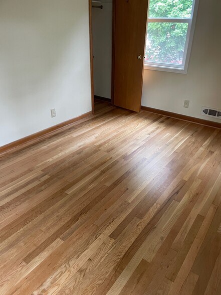 Bedroom 1 - 1624 Roxbury Rd