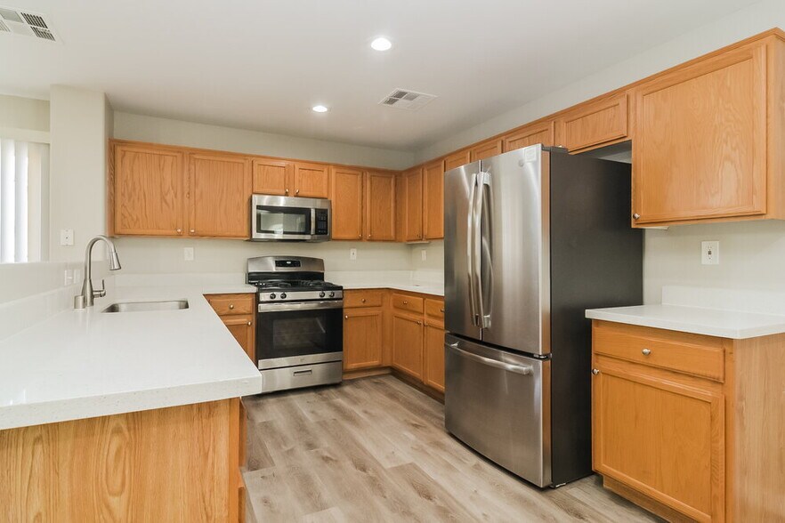 Building Photo - 2712 Morning Break Ct