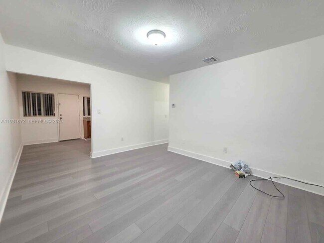 Building Photo - 1267 NE 117th St