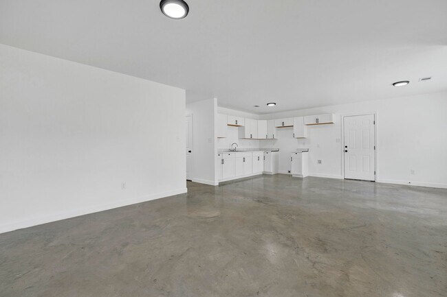 Building Photo - 1408 Kyle St