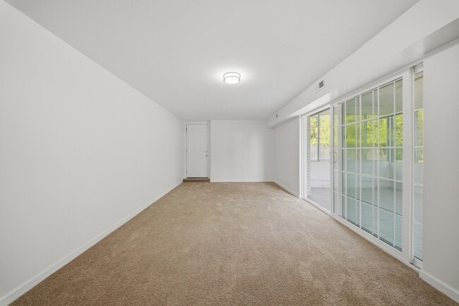 Building Photo - 313 Beacon Hill Ct