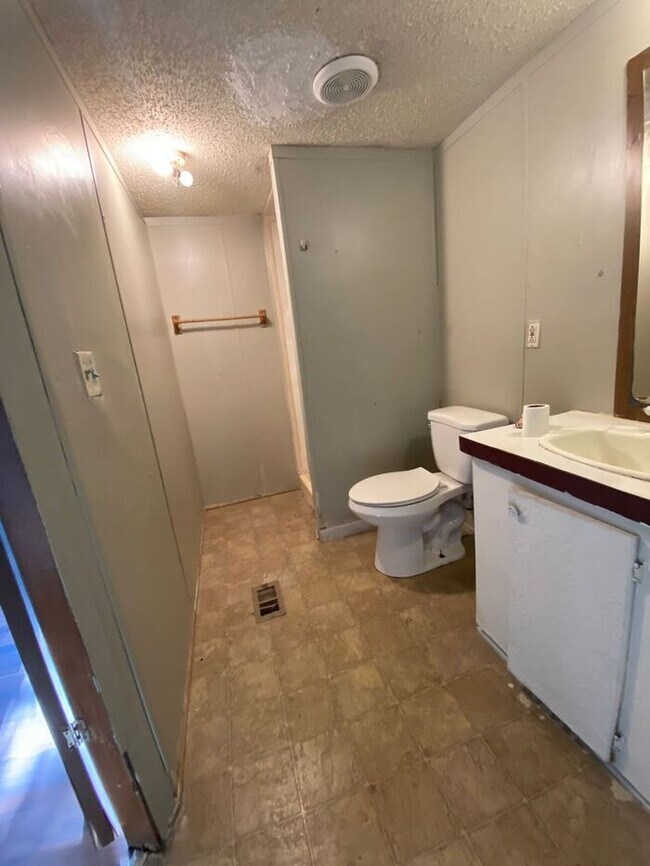 Building Photo - Mobile Home-Dacula Ga