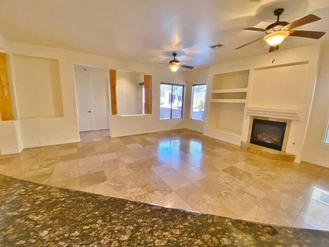 Building Photo - 30 Starview Ct