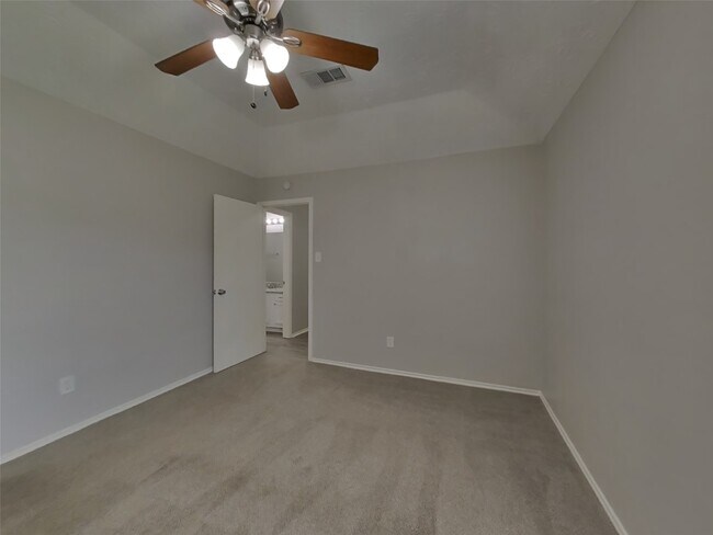 Building Photo - 15243 Bedford Glen Dr