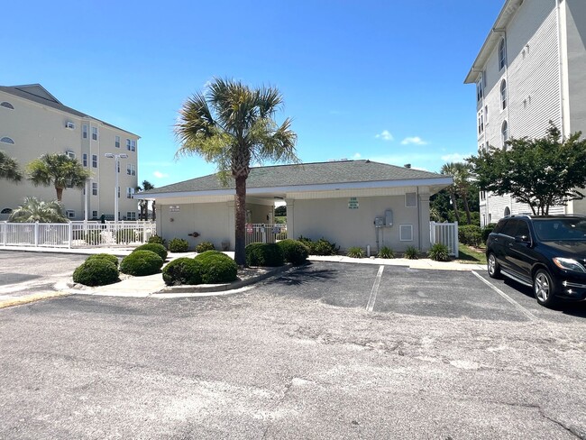 Building Photo - Waterfront 3 Bedroom, 2 Bath Penthouse, Sc...