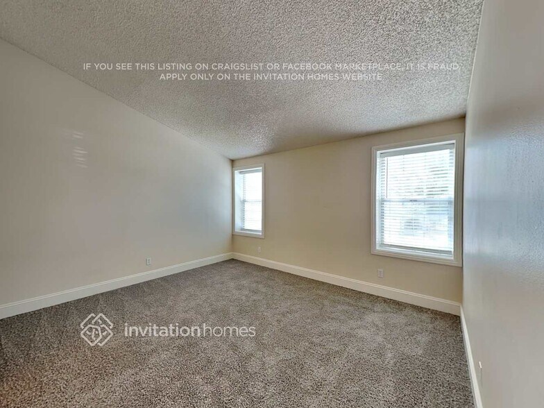 Building Photo - 20159 Gilbert Dr