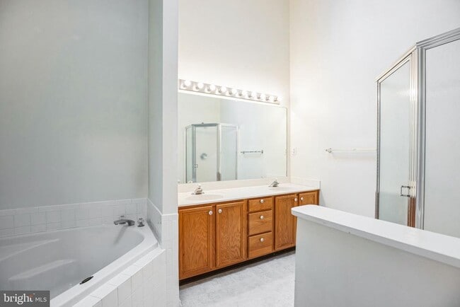 Building Photo - 13477 Stowaway Ct