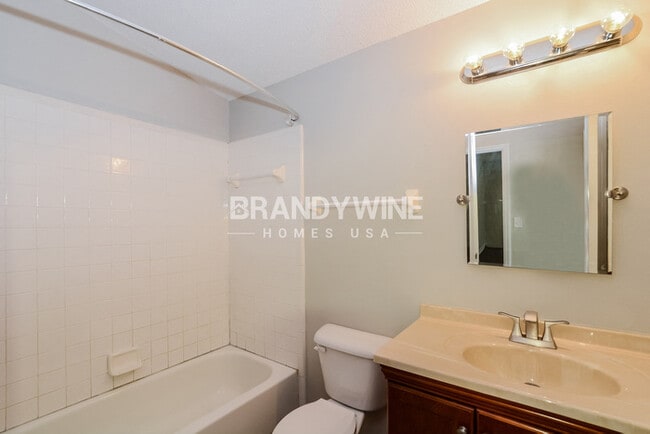 Building Photo - 313 McCoy Village Ct