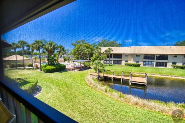 Building Photo - Seasonal Short-Term 2-Bedroom 2-Bath 2nd Floor Condo Located at Mission Lakes!