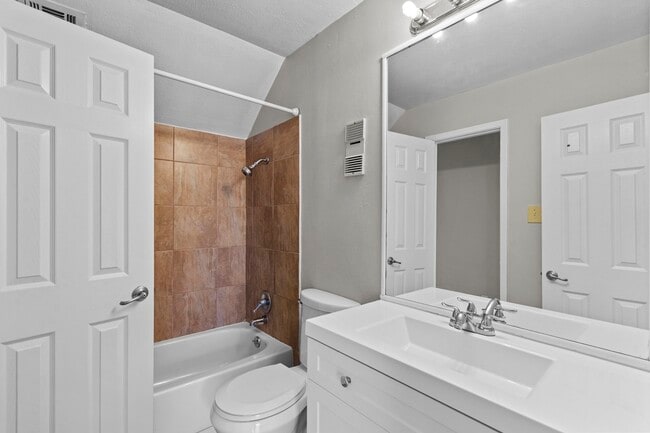 Building Photo - 7823 Bateman Ln