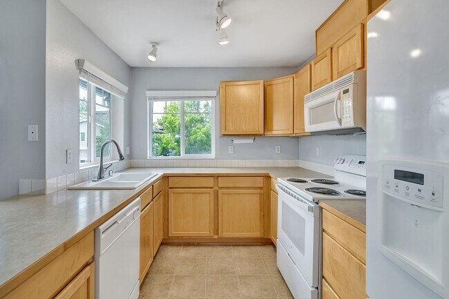 Building Photo - 2 Bed 1 Bath Condo in Lakeland Hills