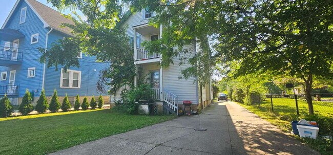 Building Photo - 3657 Chelton Rd